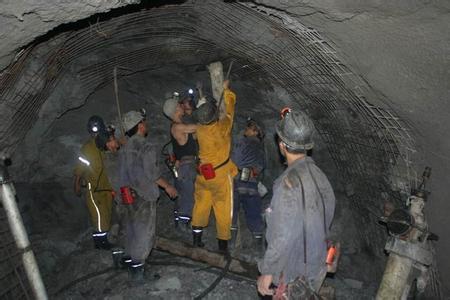 宝兴工程爆破中的危险因素分析以及应对工程爆破危险的措施